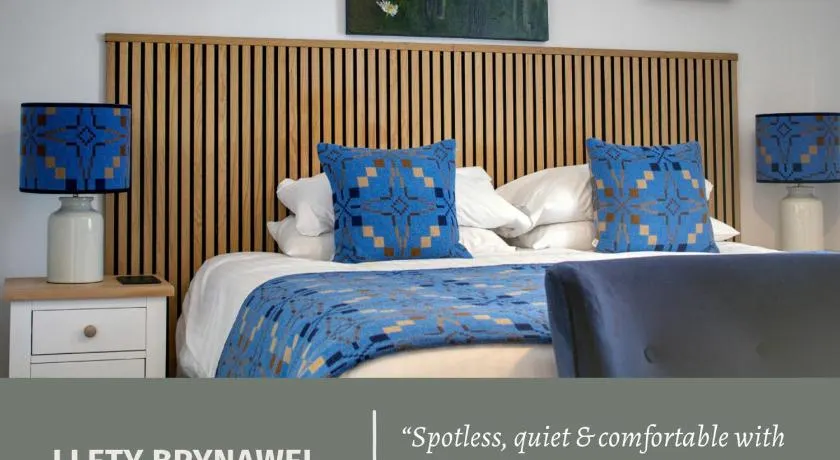Llety Brynawel Guest House - Image 1