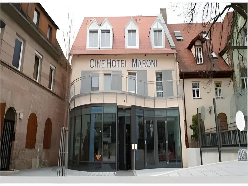 CineHotel Maroni - Image 1
