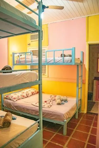 Yolo Hostel - Image 1