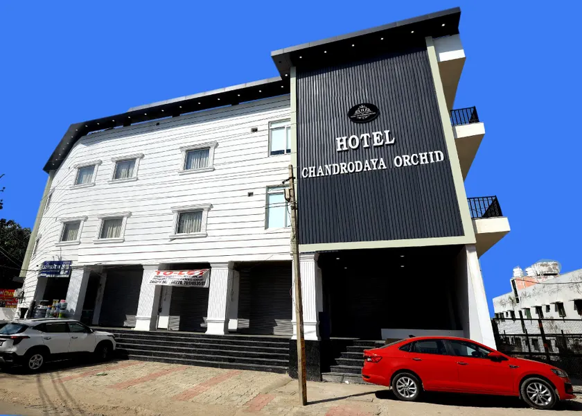 Hotel Chandrodaya Orchid - Near Banke Bihari Temple and Near Prem Mandir - Image 1