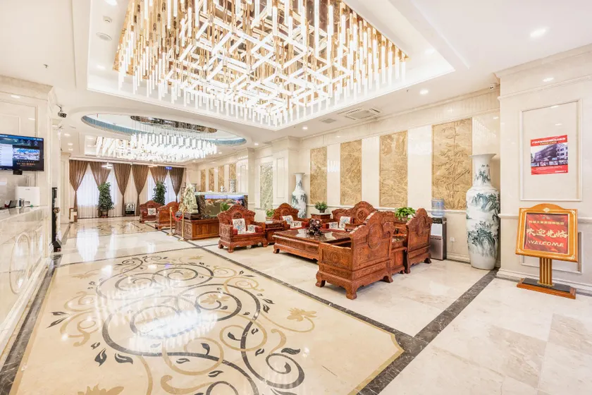Current City Prairie International Hotel - Image 1