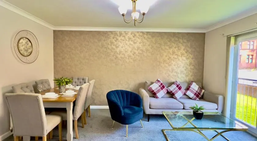 Stylish City Apartment with Free Parking near Town - Image 1