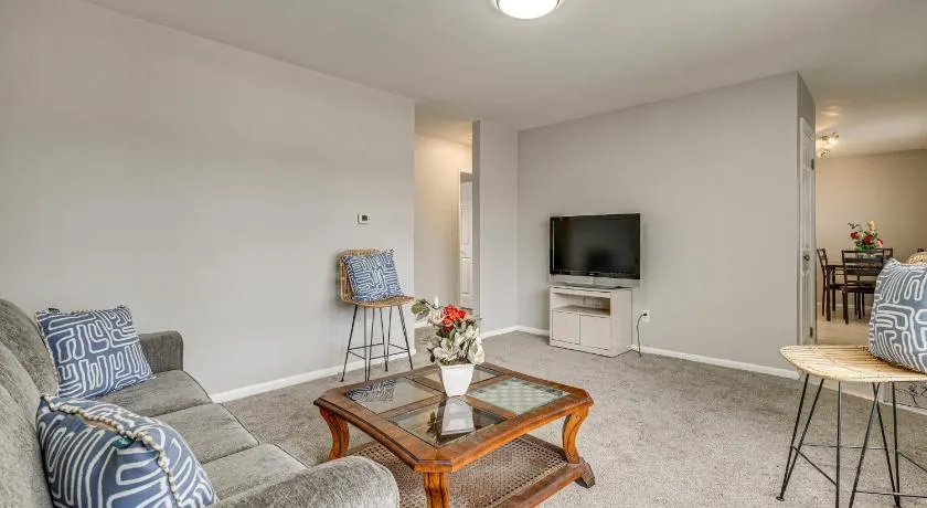 6 Mi to Downtown Columbus: Quiet Home w/ Yard - Image 1