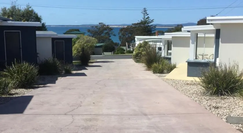 Old Pier Apartments - Image 1