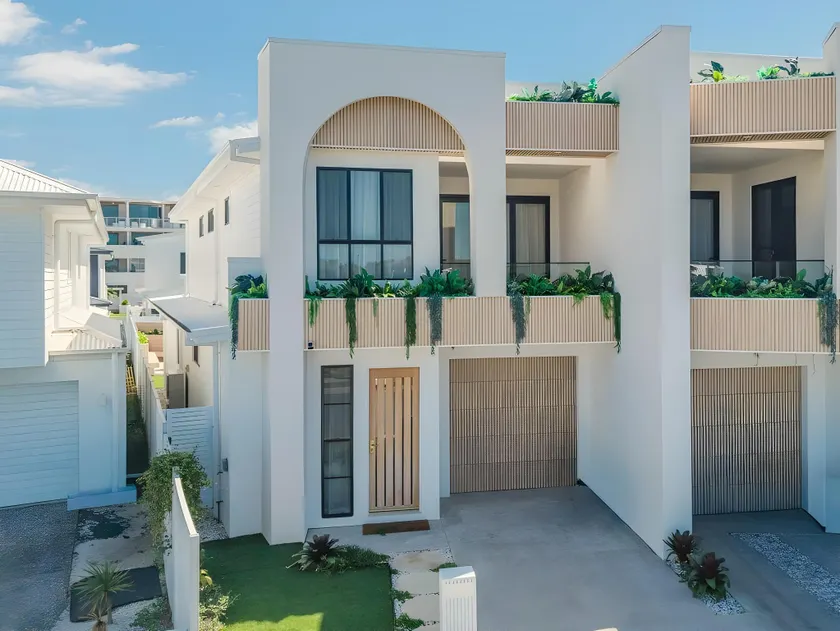 Black Wattle Beach House - Image 1