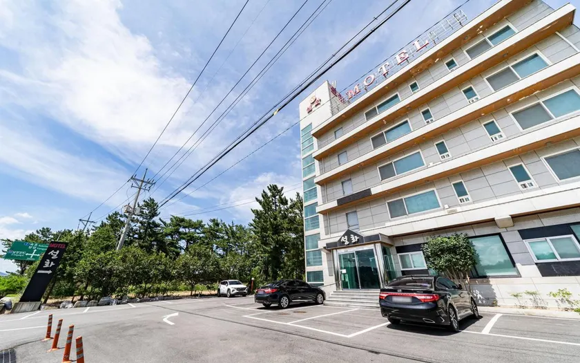 Seolhwa Motel - Image 1