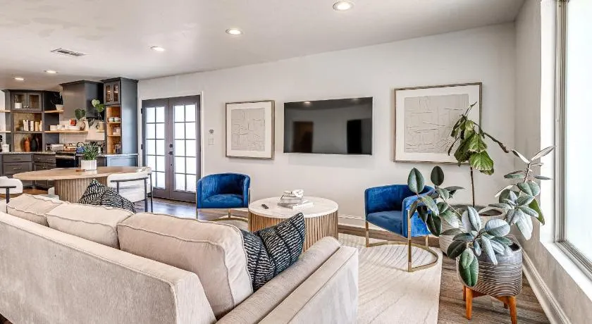 Casa Rivera Spotless Pet Friendly Home 8 Min to Downtown - Image 1