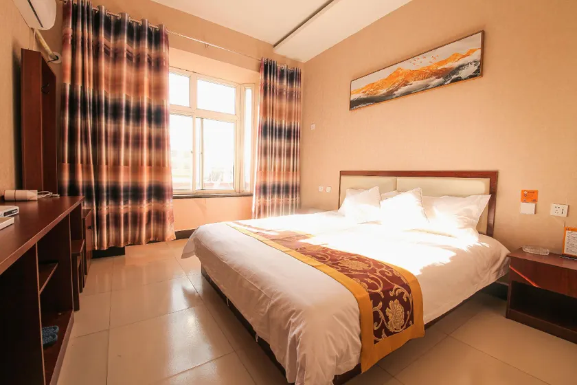 Huawi Hotel (Never Sleeps Branch) - Image 1