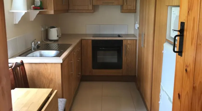 High Road Cottage - Image 1
