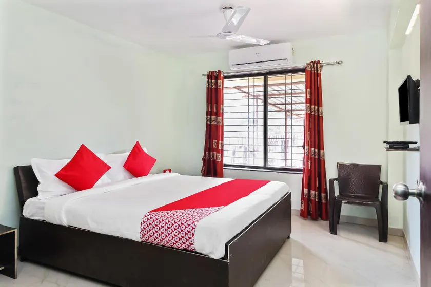 OYO 28353 Hotel Nandanvan - Image 1