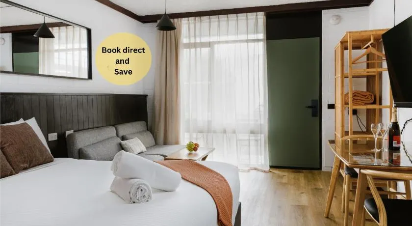 m hotel - Image 1