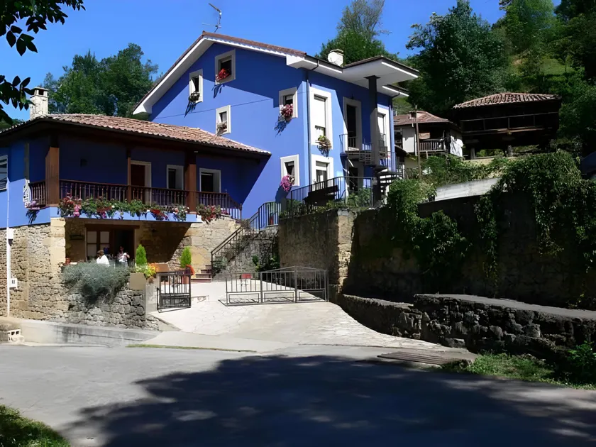 La Casona de Cardes - Image 1
