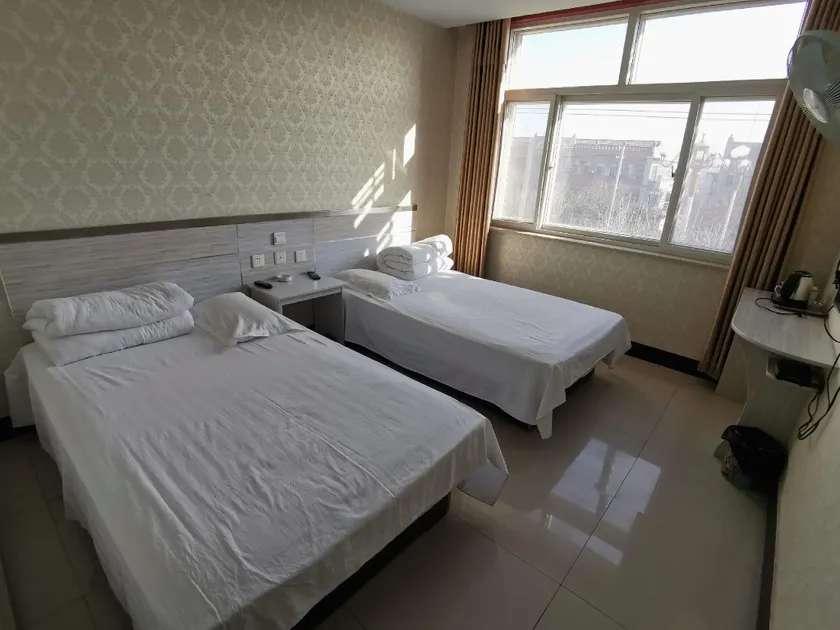 Xunjie Hotel - Image 1