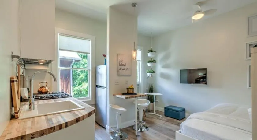 Historic but Modern with Relaxing Natural Light - Image 1