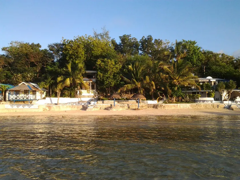 Casa de la Playa Beach Resort - Image 1