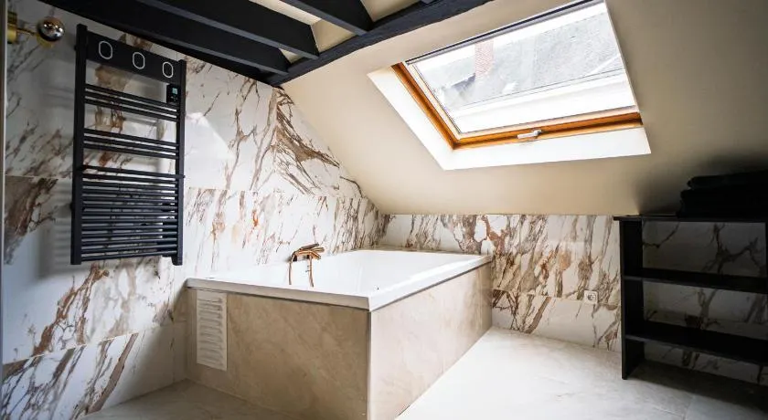 La Marble Room - Suite balnéo & sauna - Image 1