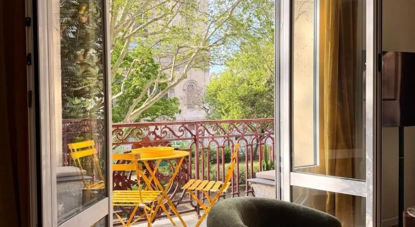 Mithouard Apartment - Image 1