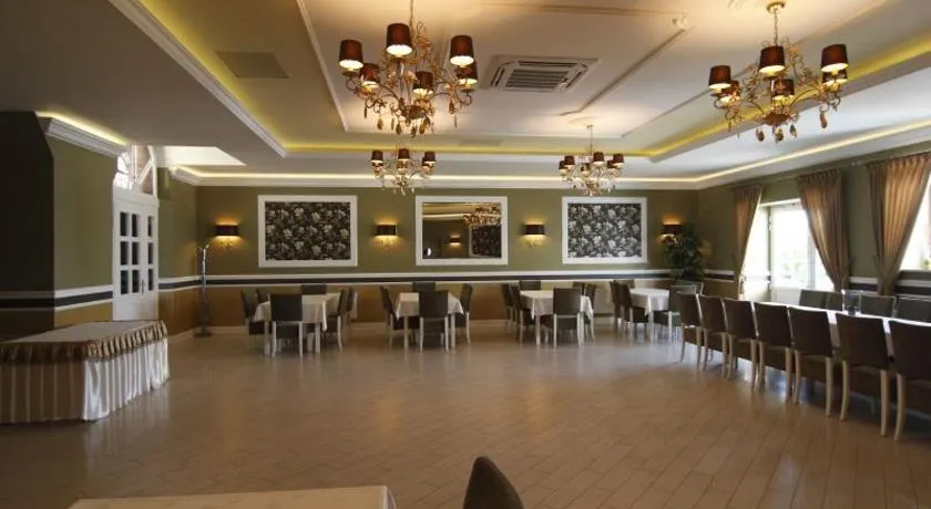 Hotel Pod Złotą Koroną - Image 1