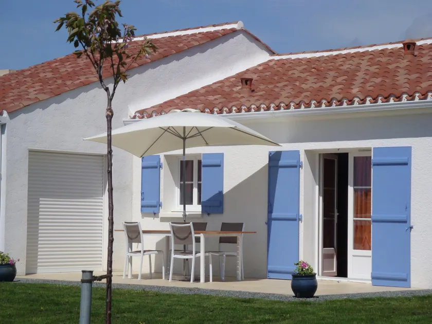Holiday Home in Avrille near Sandy Beaches - Image 1