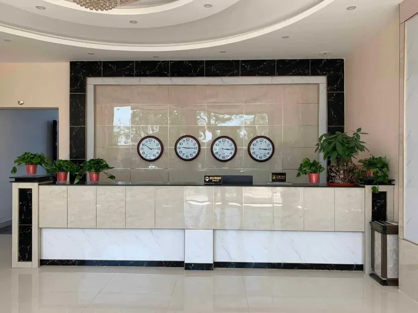 Feixian Youyun Hotel - Image 1
