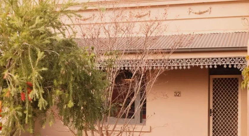 2 bedroom home Fully Furnished Stay Near Melbourne - Image 1