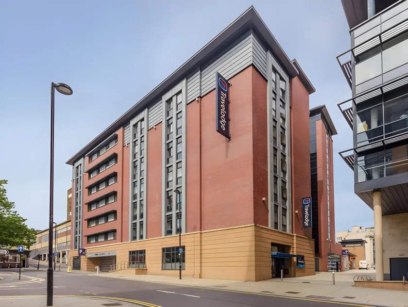 Travelodge Sheffield Central - Image 1