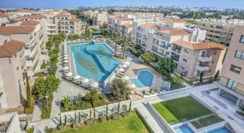 Paphos Resort Retreat at Elysia Park with GYM POOL - Image 1