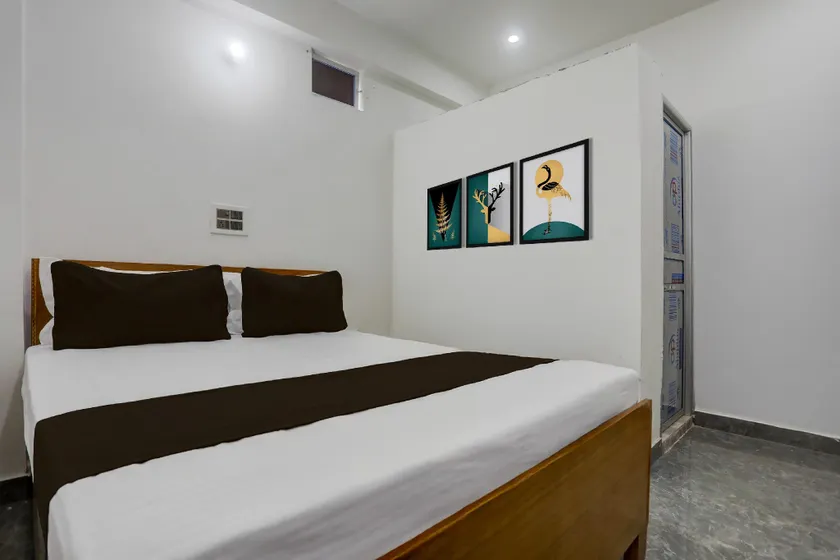 Hotel O by OYO BABA PREM HOTEL - Image 1