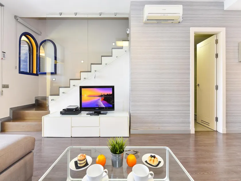 Maison de vacances entièrement équipée avec barbecue, jardin et terrasse | Vue montagne | Proche de la plage | Adaptée au travail à distance - Image 1