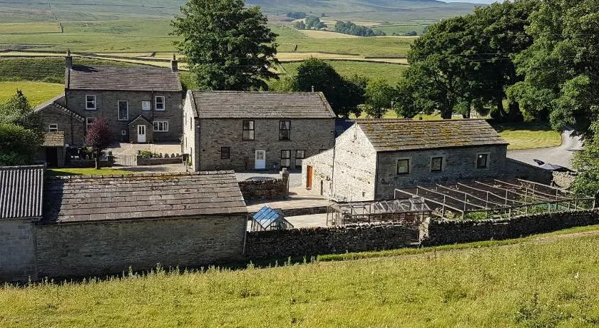 Old Camms Holiday Cottages - Image 1