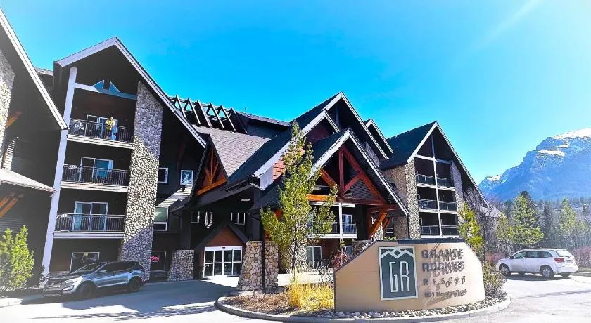 Luxury Two Queen Beds Condo - Grande Rockies Resort Indoor Parking Pool Hot tub GYM - Image 1