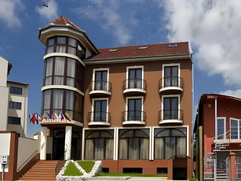 RHC Royal Hotel - Image 1
