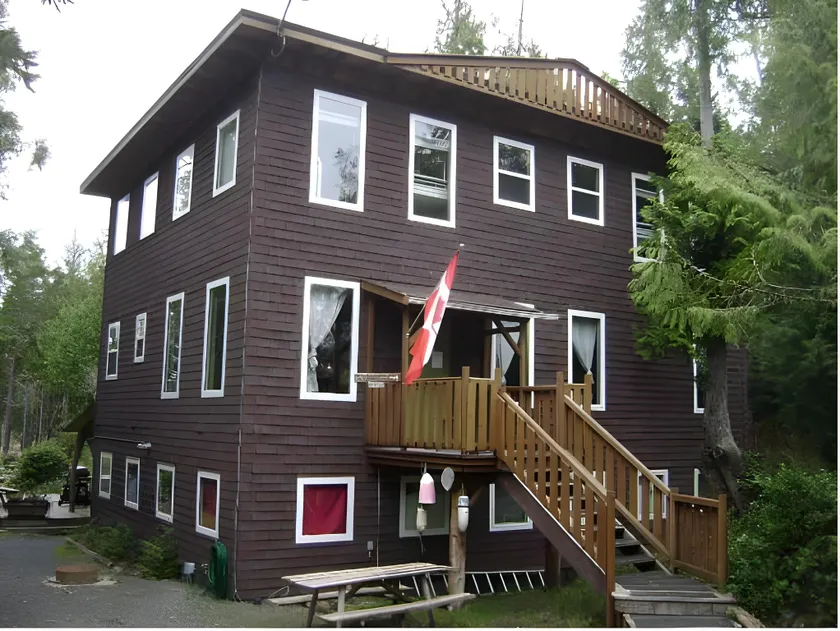 C&N Backpackers - Ucluelet - Image 1