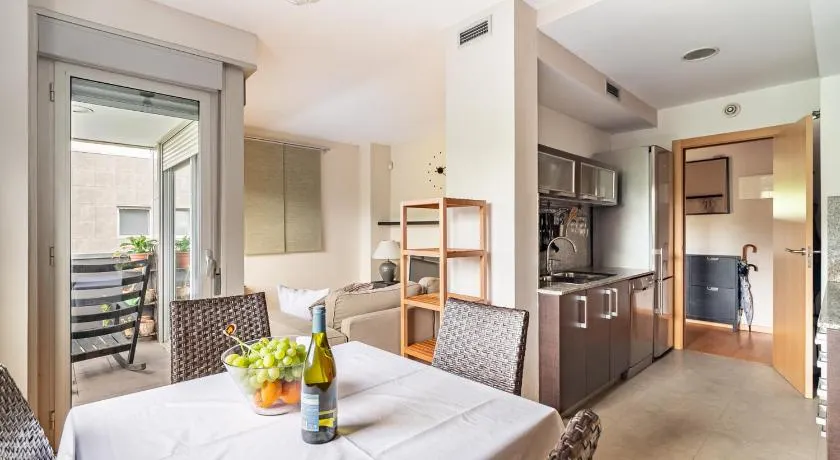 FORUM BEACH 2 AND POOL APARTMENT BARCELONA - Image 1