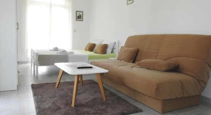 Luna Apartments - Image 1
