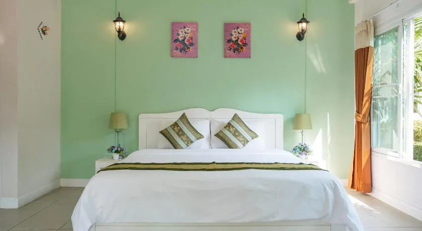 Villa Reina Resort - Image 1