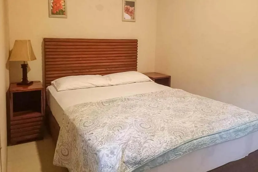 Rhiz Guest House Tebet - Image 1