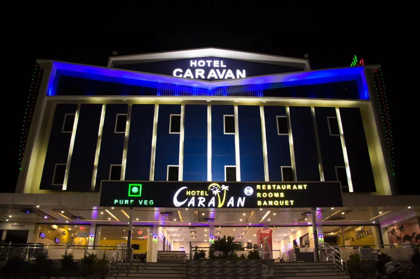 Hotel Caravan - Image 1