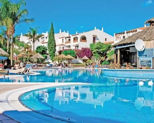 Fantastic sea and golf course view house with 3 bedrooms - Image 1