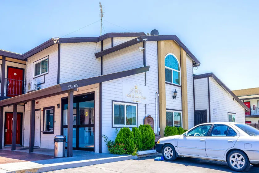Hotel Avenida Victorville I 15 - Image 1