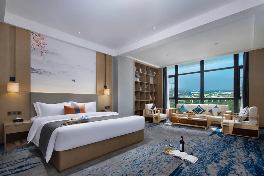 Kanglai Hotel - Changsha Huanghua Airport Dalucun Metro Station-Airport pick-up and drop-off service is available, there are free special suppers, and the room size is large - Image 1