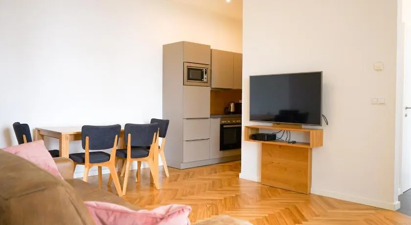 Nadland Apartments B7 - Image 1