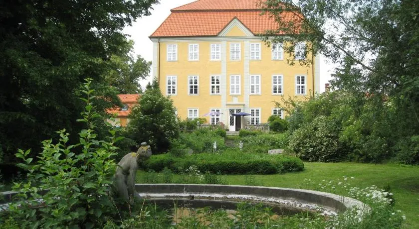 Jagdschloss Quitzin - Image 1