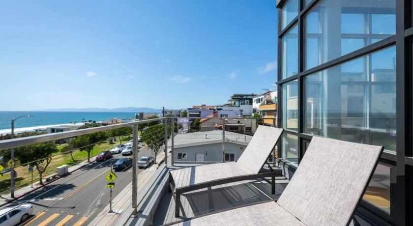 Stunning Panoramic Ocean Views Penthouse Hot Tub - Image 1