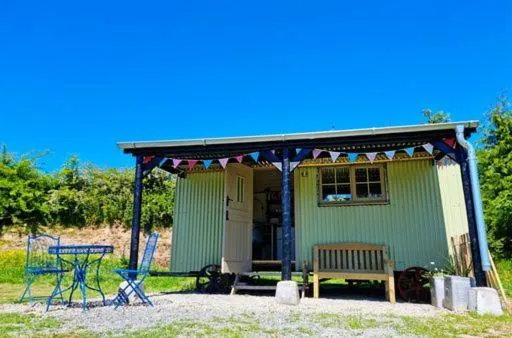 Pen Bryn Shepherd Hut - Image 1