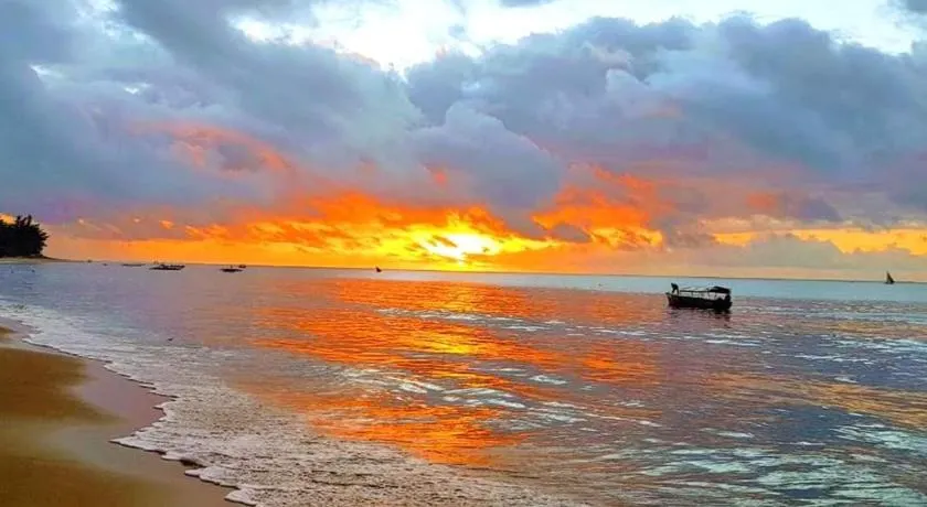 COCO REEF ECOLODGE - Image 1