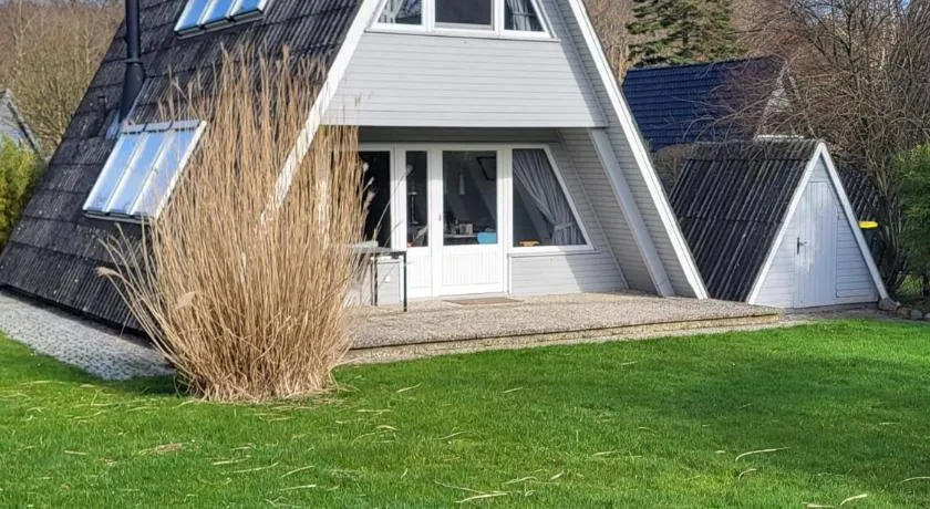 Nurdachhaus Zeltdachhaus Damp - Image 1