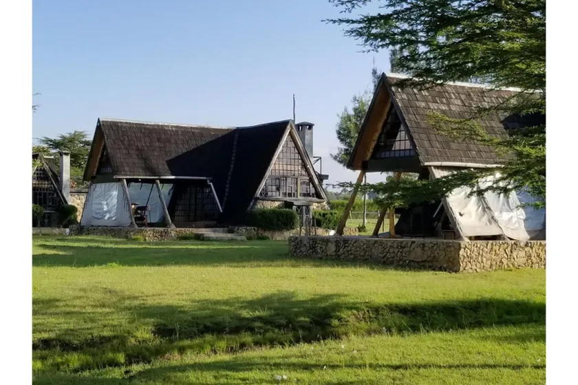 Samawati Lakeside Cottages - Image 1