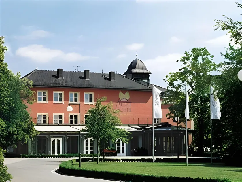 Allee Hotel - Image 1