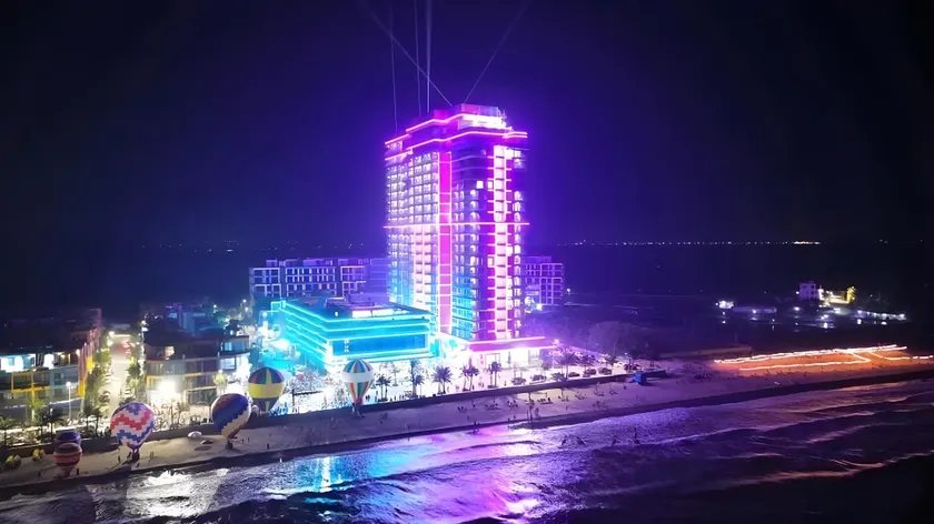 Flamingo Hai Tien Honey - Image 1